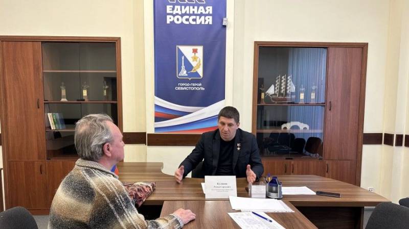Роман Кулаков обсудил проблемные вопросы избирателей Роман Кулаков обсудил проблемные вопросы избирателей