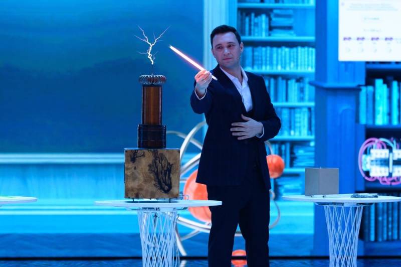 Приглашаем учителей Севастополя стать участниками нового сезона проекта «Классная тема!»