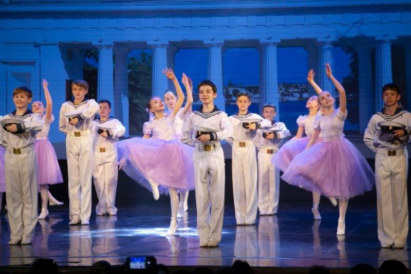 В Севастопольском центре культуры и искусств состоялся концерт ко Дню танца В Севастопольском центре культуры и искусств состоялся концерт ко Дню танца