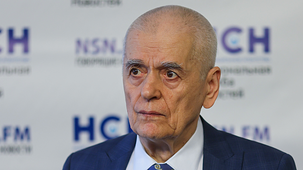 Онищенко отметил динамичное развитие терапии от рака