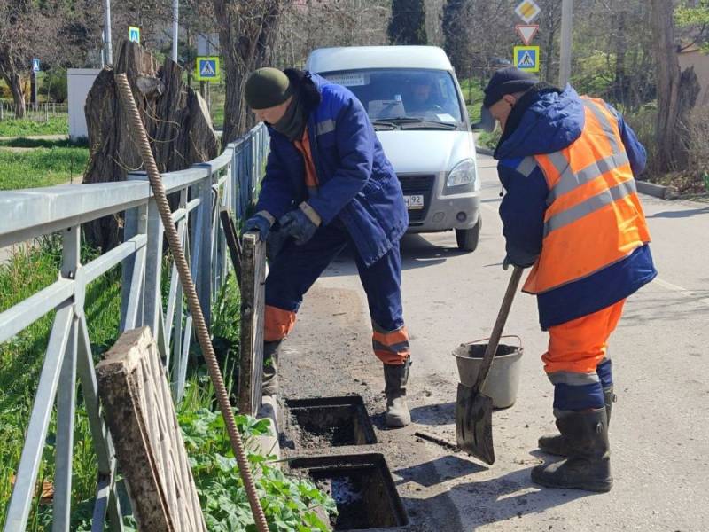 Водоканал: Красота! Весна! Ливнёвка!. Фото Николая Ерёмина на ул.Ревякина, ул.3-я Бастионная, ул.Подольцева, ул.Генерала Родионова