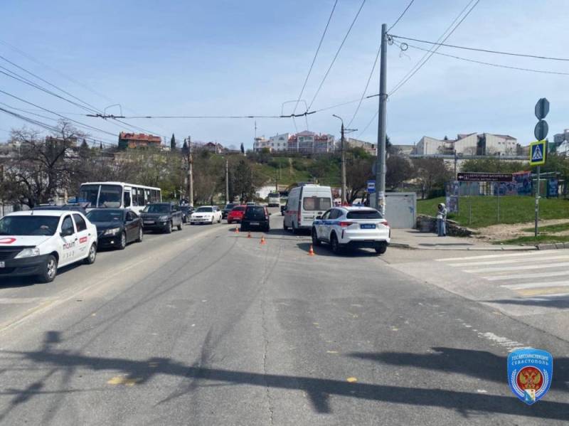 Один человек пострадал в аварии с участием машины скорой помощи на ул. Пожарова   