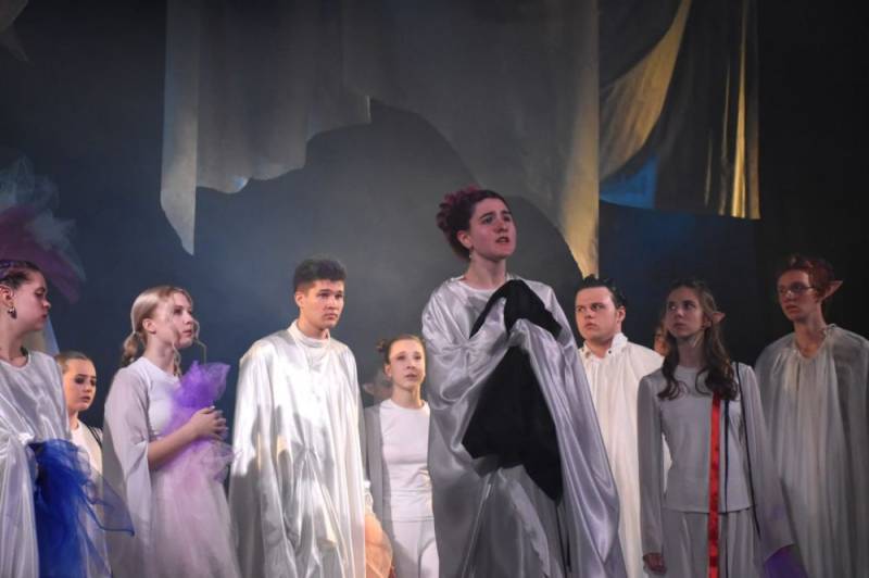 Театральный дебют: Студенты Севастополя представили уникальную версию «Дюймовочки»