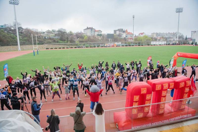 Более 340 севастопольцев стали участниками фестиваля ГТО среди трудовых коллективов и госслужащих Севастополя