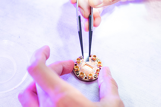 Созданы датчики, фиксирующие воспаление на расстоянии и через одежду