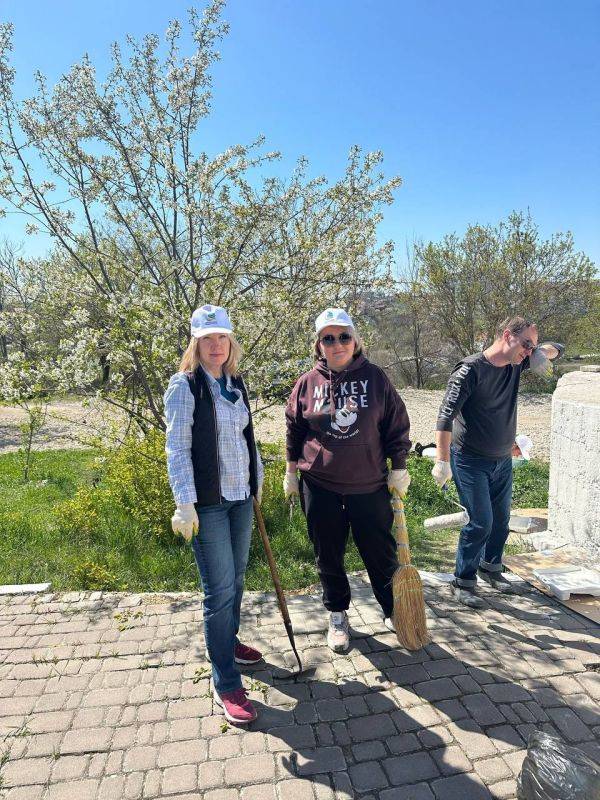 В Севастополе продолжается благоустройство памятных мест