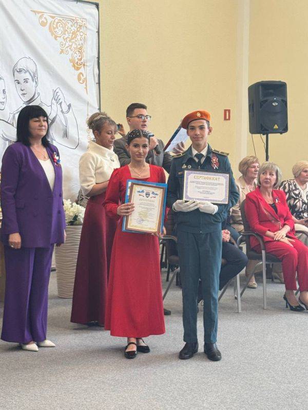 В Симферопольском районе прошёл Республиканский кадетский бал "Крымский рассвет"