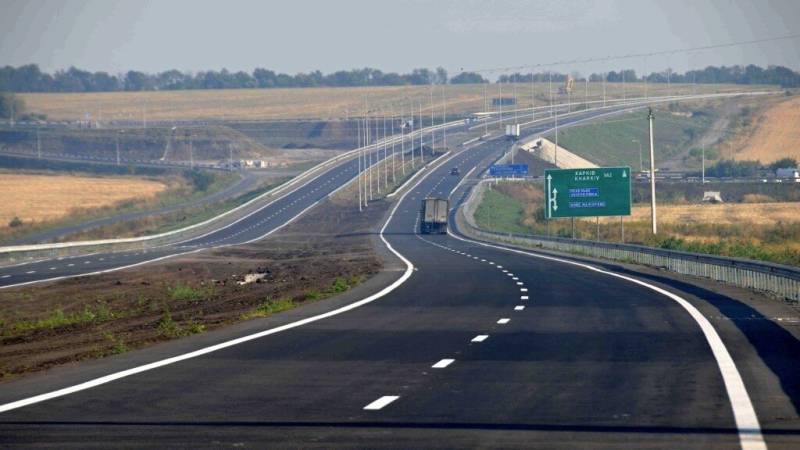 До 2030 года на федеральные средства будут отремонтированы трассы М-2 «Крым» и М-4 «Дон», которые ведут на полуостров До 2030 года на федеральные средства будут отремонтированы трассы М-2 «Крым» и М-4 «Дон», которые ведут на полуостров