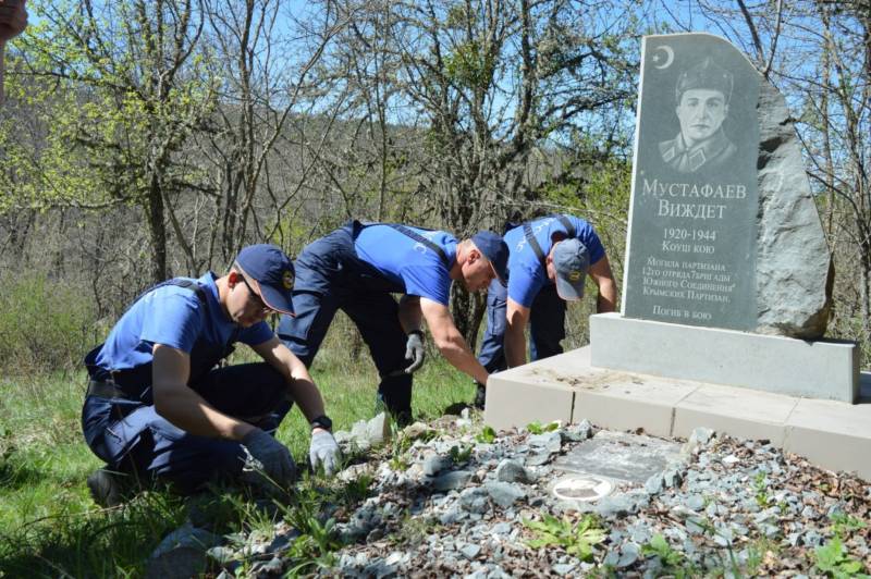 Сотрудники "КРЫМ-СПАС" продолжают облагораживать памятные места ВОВ
