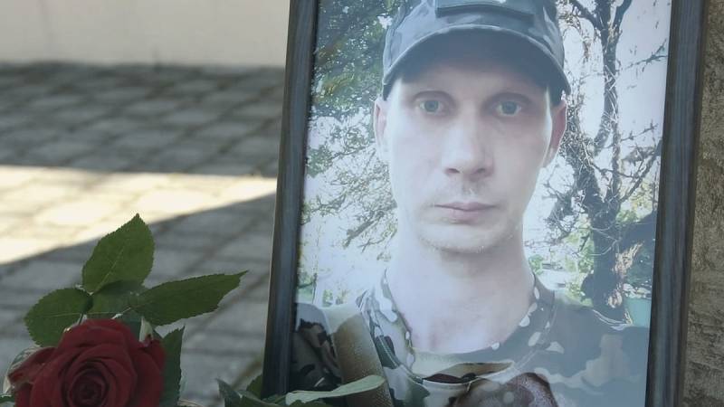 Попал под обстрел беспилотника: в зоне СВО погиб боец из Бахчисарая Попал под обстрел беспилотника: в зоне СВО погиб боец из Бахчисарая