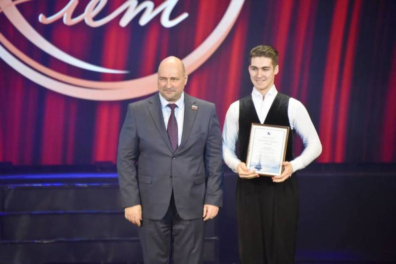 Владимир Немцев: Накануне в театре имени Луначарского состоялся юбилейный концерт, посвященный 25-летию Севастопольского академического театра танца имени Вадима Елизарова Владимир Немцев: Накануне в театре имени Луначарского состоялся юбилейный концерт, посвященный 25-летию Севастопольского академического театра танца имени Вадима Елизарова