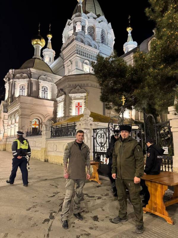 Казаки и дружинники Севастополя охраняли общественный порядок в более чем 50 храмах города