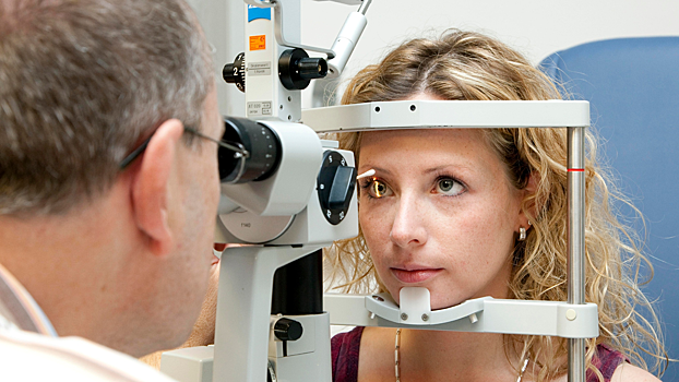 Ученые научились возвращать зрение инъекциями золотых частиц