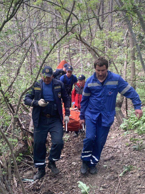 В пгт. Партенит два человека упали с подпорной стены в овраг