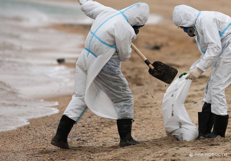 Оперштаб Кубани рассказал о новых выбросах мазута в Анапе