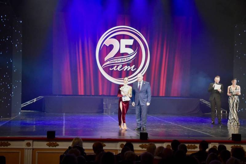 Владимир Немцев: Накануне в театре имени Луначарского состоялся юбилейный концерт, посвященный 25-летию Севастопольского академического театра танца имени Вадима Елизарова Владимир Немцев: Накануне в театре имени Луначарского состоялся юбилейный концерт, посвященный 25-летию Севастопольского академического театра танца имени Вадима Елизарова