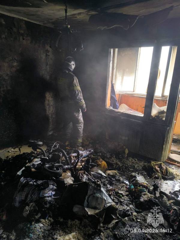 Последствия пожара в квартире многоэтажки на проспекте Генерала Острякова