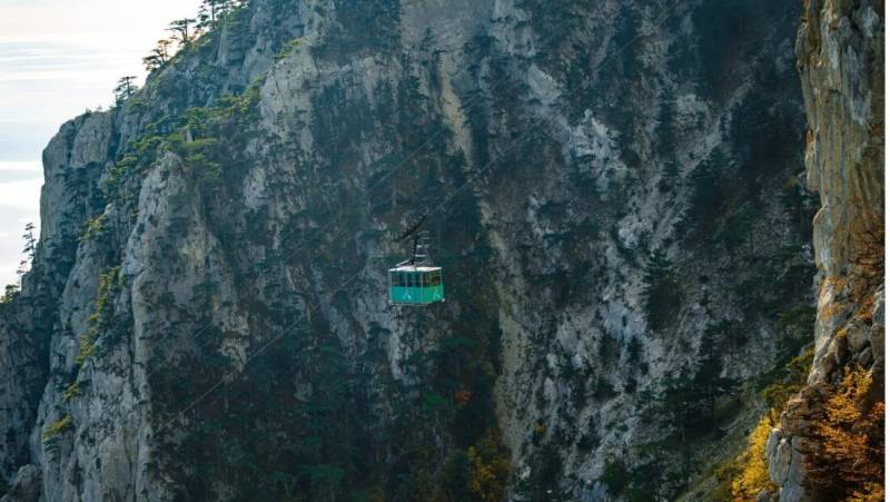 В 2025 году канатная дорога на Ай-Петри работает с 09:00 до 18:00