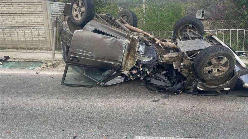 Автобус столкнулся с иномаркой под Симферополем - двое пострадавших