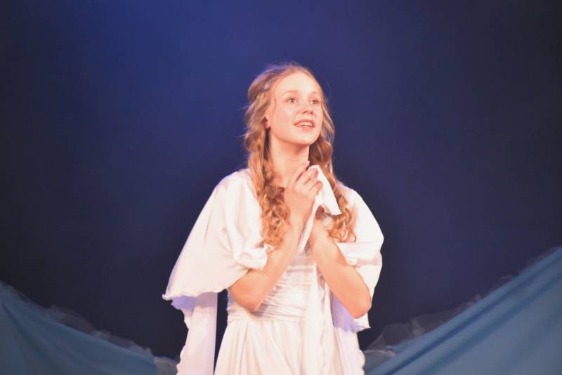 Театральный дебют: Студенты Севастополя представили уникальную версию «Дюймовочки»