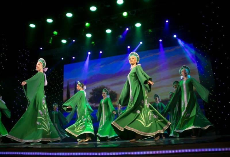 В Севастопольском центре культуры и искусств состоялся концерт ко Дню танца В Севастопольском центре культуры и искусств состоялся концерт ко Дню танца