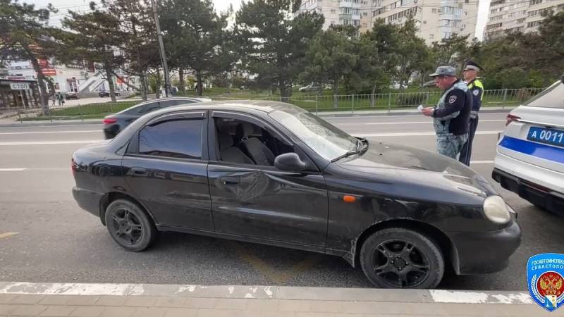 Перебегавший дорогу пенсионер погиб под колесами машины в Севастополе Перебегавший дорогу пенсионер погиб под колесами машины в Севастополе