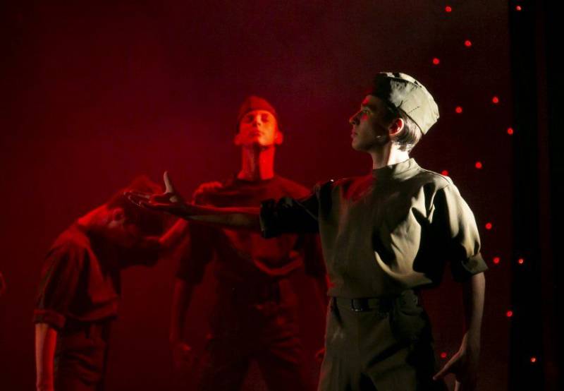 В Севастопольском центре культуры и искусств состоялся концерт ко Дню танца В Севастопольском центре культуры и искусств состоялся концерт ко Дню танца