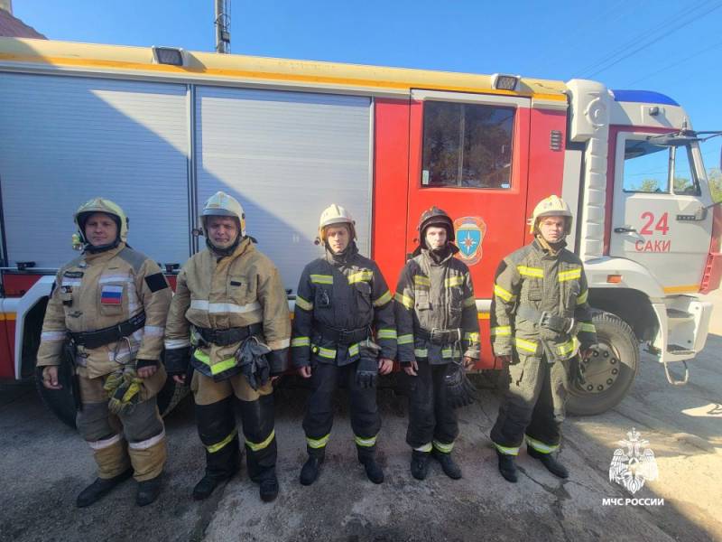 В г. Саки на пожаре спасены три человека