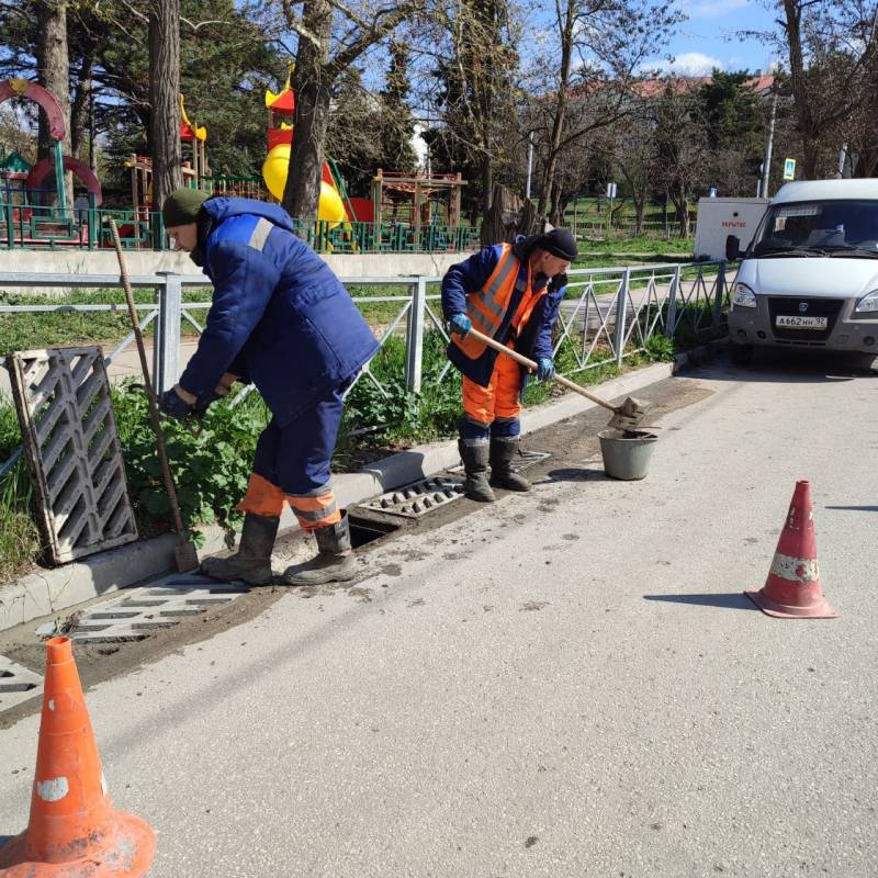 Водоканал: Красота! Весна! Ливнёвка!. Фото Николая Ерёмина на ул.Ревякина, ул.3-я Бастионная, ул.Подольцева, ул.Генерала Родионова