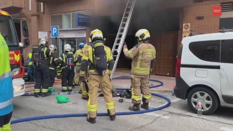 Пожар в подземном гараже в Испании: погибли двое пожарных