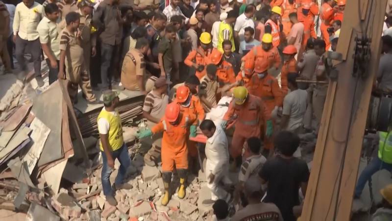 В Нью-Дели рухнуло здание: 11 погибших