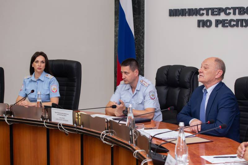 Сегодня в МВД по Республике Крым состоялось заседание Общественного совета при Министерстве