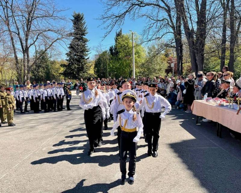 Во имя Великой Победы. В гимназии №8 состоялся конкурс строя и песни, посвящённый 80-летию Великой Победы