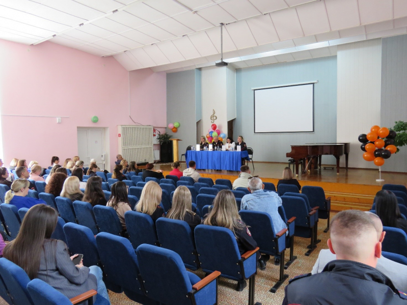 Сотрудниками Управления по вопросам миграции МВД по Республике Крым проведен семинар на территории Бахчисарайского района Сотрудниками Управления по вопросам миграции МВД по Республике Крым проведен семинар на территории Бахчисарайского района