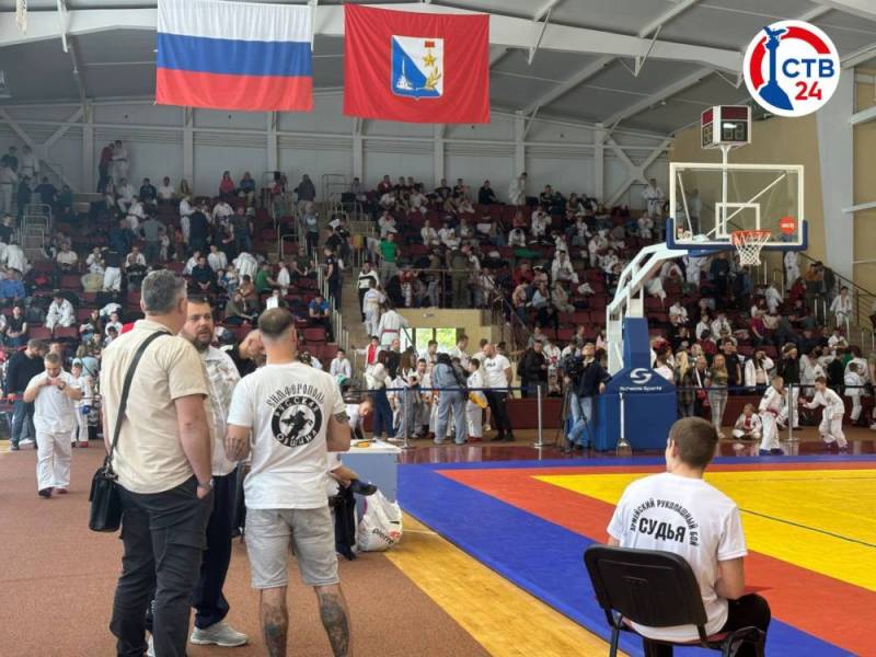 В преддверии 9 мая в Севастополе проходят традиционные соревнования по армейскому рукопашному бою В преддверии 9 мая в Севастополе проходят традиционные соревнования по армейскому рукопашному бою