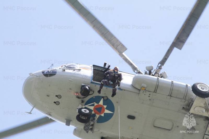 Авиация МЧС России отмечает 30-летний юбилей своего основания