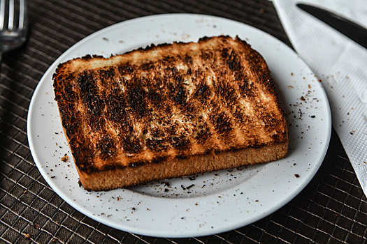 Выяснено, вызывает ли подгоревший хлеб рак