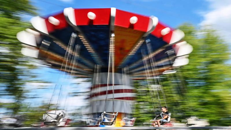 Крымчанин покатался на аттракционах за чужой счет и получил штраф 100 тыс