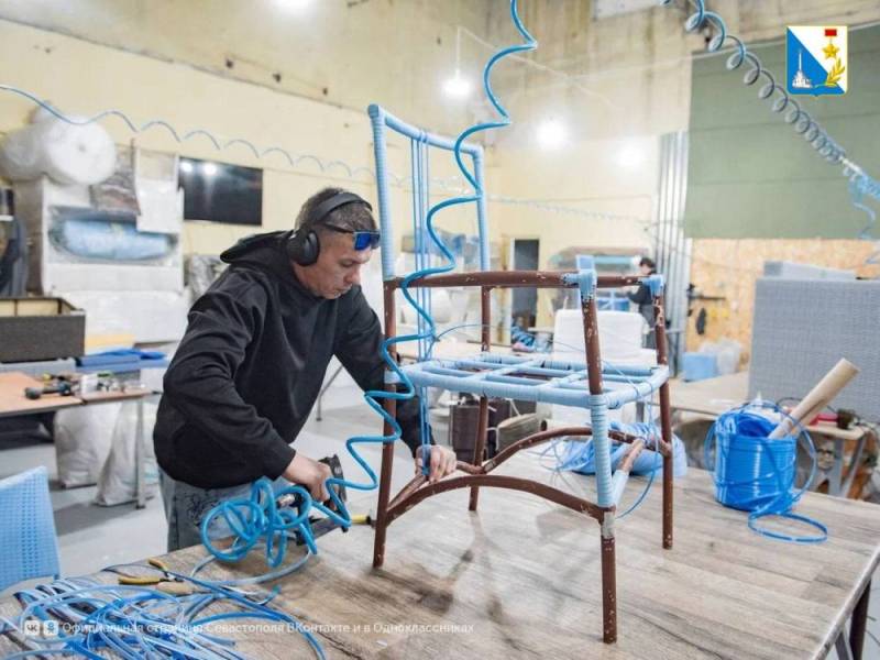 Семь севастопольских предприятий получили сертификат «Сделано в России» Семь севастопольских предприятий получили сертификат «Сделано в России»