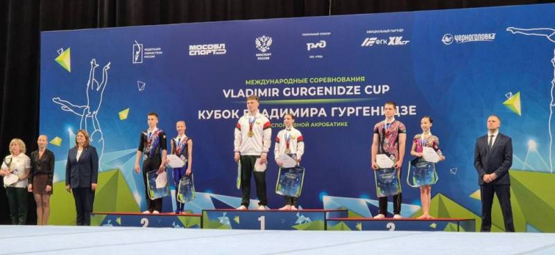 Севастопольские акробаты взяли серебро на Международном турнире Севастопольские акробаты взяли серебро на Международном турнире