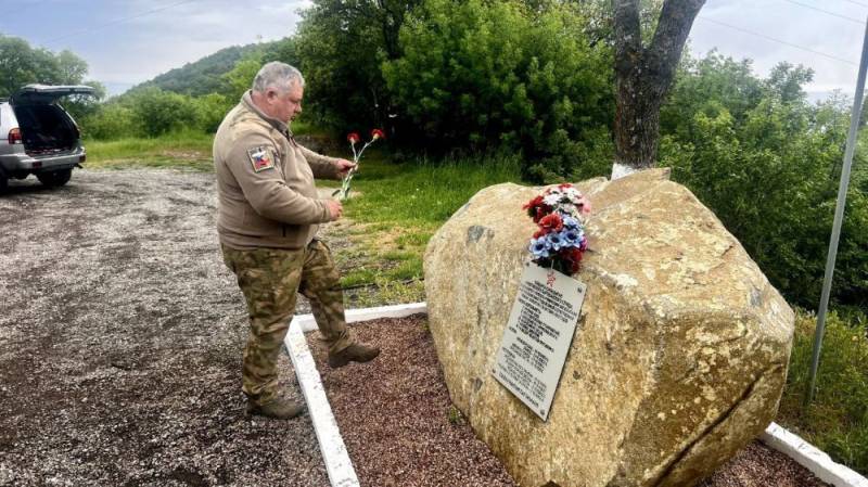 Знамя Победы развевается на вершине горы Куш-Кая! Знамя Победы развевается на вершине горы Куш-Кая!