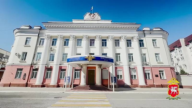 Полиция Крыма выявила 15-летнего жителя Севастополя, помогавшего мошенникам обмануть двух пенсионерок Полиция Крыма выявила 15-летнего жителя Севастополя, помогавшего мошенникам обмануть двух пенсионерок