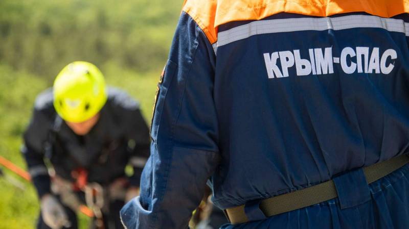 Женщина с тремя детьми из Мурманска заблудилась в лесу под Ялтой Женщина с тремя детьми из Мурманска заблудилась в лесу под Ялтой