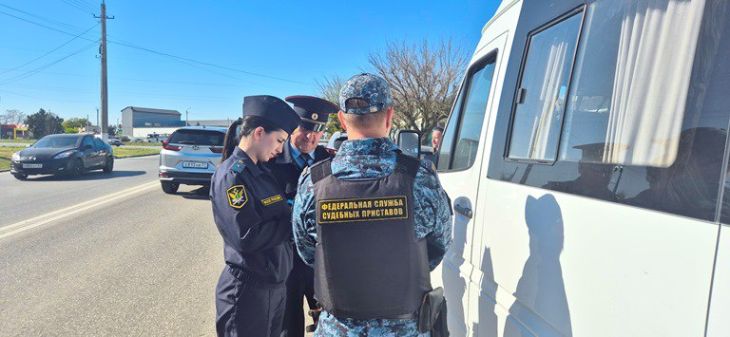 В Евпатории 13 водителей задолжали по штрафам более 3 миллионов рублей