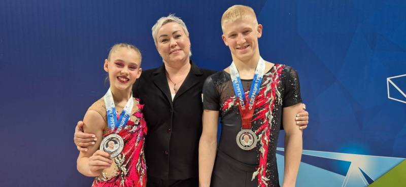 Севастопольские акробаты взяли серебро на Международном турнире Севастопольские акробаты взяли серебро на Международном турнире