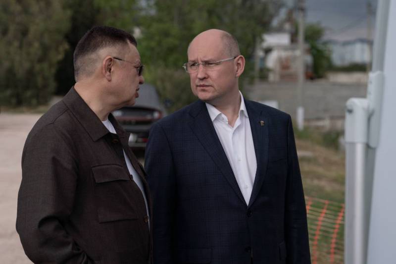 Глава Минстроя происпектировал ход работ в Севастополе Глава Минстроя происпектировал ход работ в Севастополе