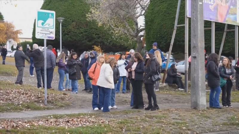 На юге Чили эвакуировали сотни людей из-за угрозы цунами