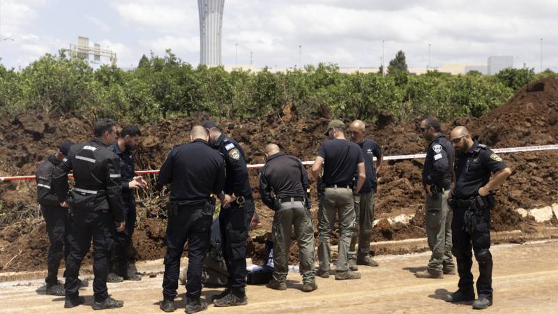 Ракета хуситов упала у главного аэропорта Израиля