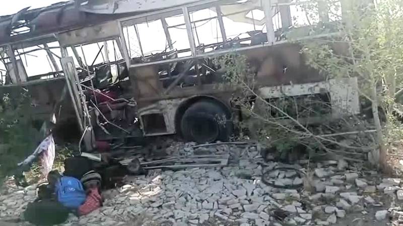 Террорист-смертник подорвал школьный автобус в Пакистане: пятеро погибших