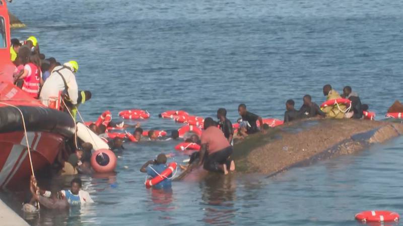 У Канарских островов перевернулась лодка с мигрантами: семеро погибших